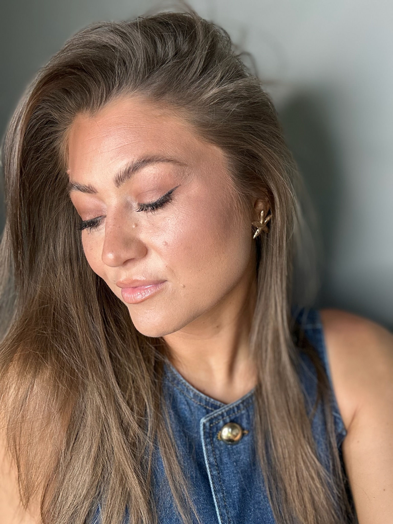 Savannah Kreger styled hair with L’ange products, shiny healthy strands, voluminous blowout, smooth texture, everyday hair care, must-have L’ange tools, L’ange Déjà Vu Dry Shampoo, best L’ange hair products, salon-quality styling, effortless beauty look