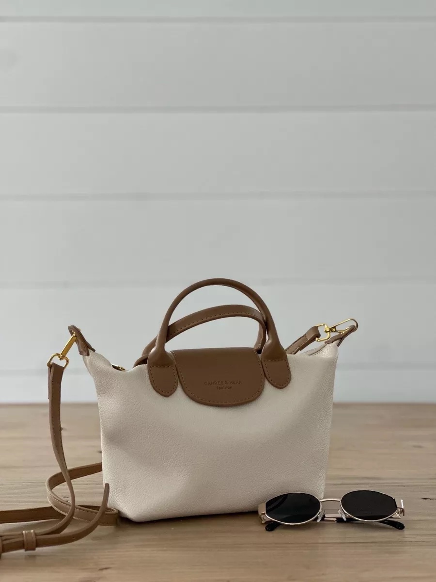 Longchamp medium Le Pliage shoulder tote in neutral color, classic everyday tote bag for moms and travel